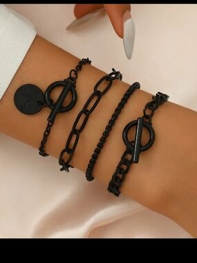 4pcs Black Chain OT Buckle Stacked Bracelet Set